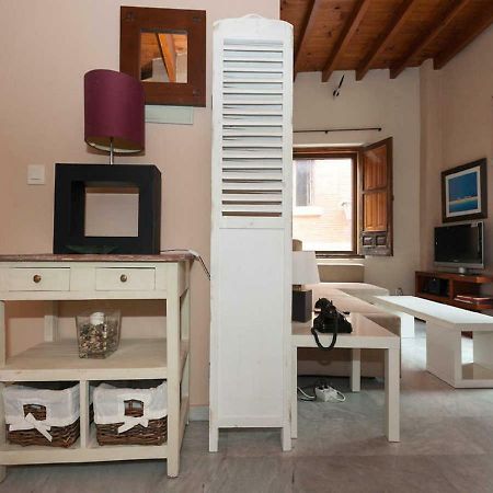 Divi Apartaments Centro Sevilla Luaran gambar
