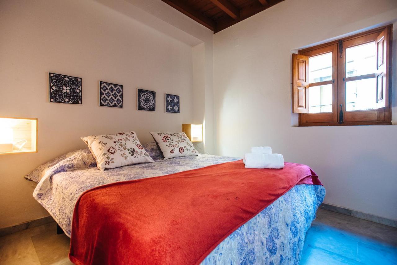 Divi Apartaments Centro Sevilla Luaran gambar